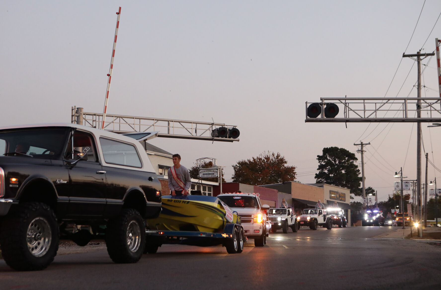 The St. Clair homecoming parade cruises